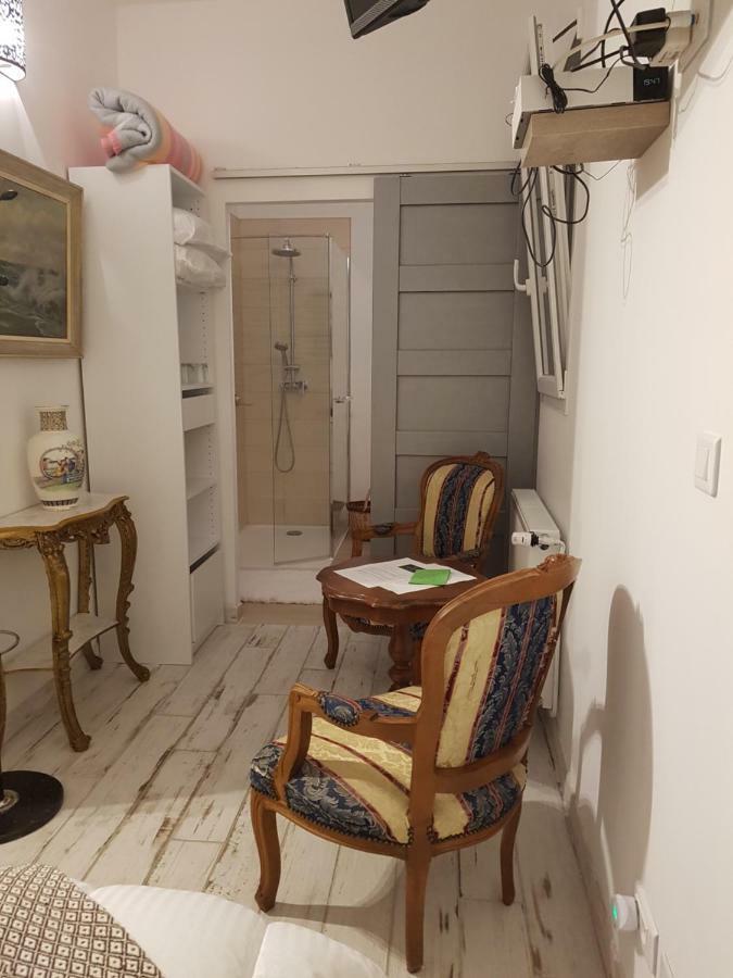 La Longere Des Glycines Bed & Breakfast Egligny Exterior photo